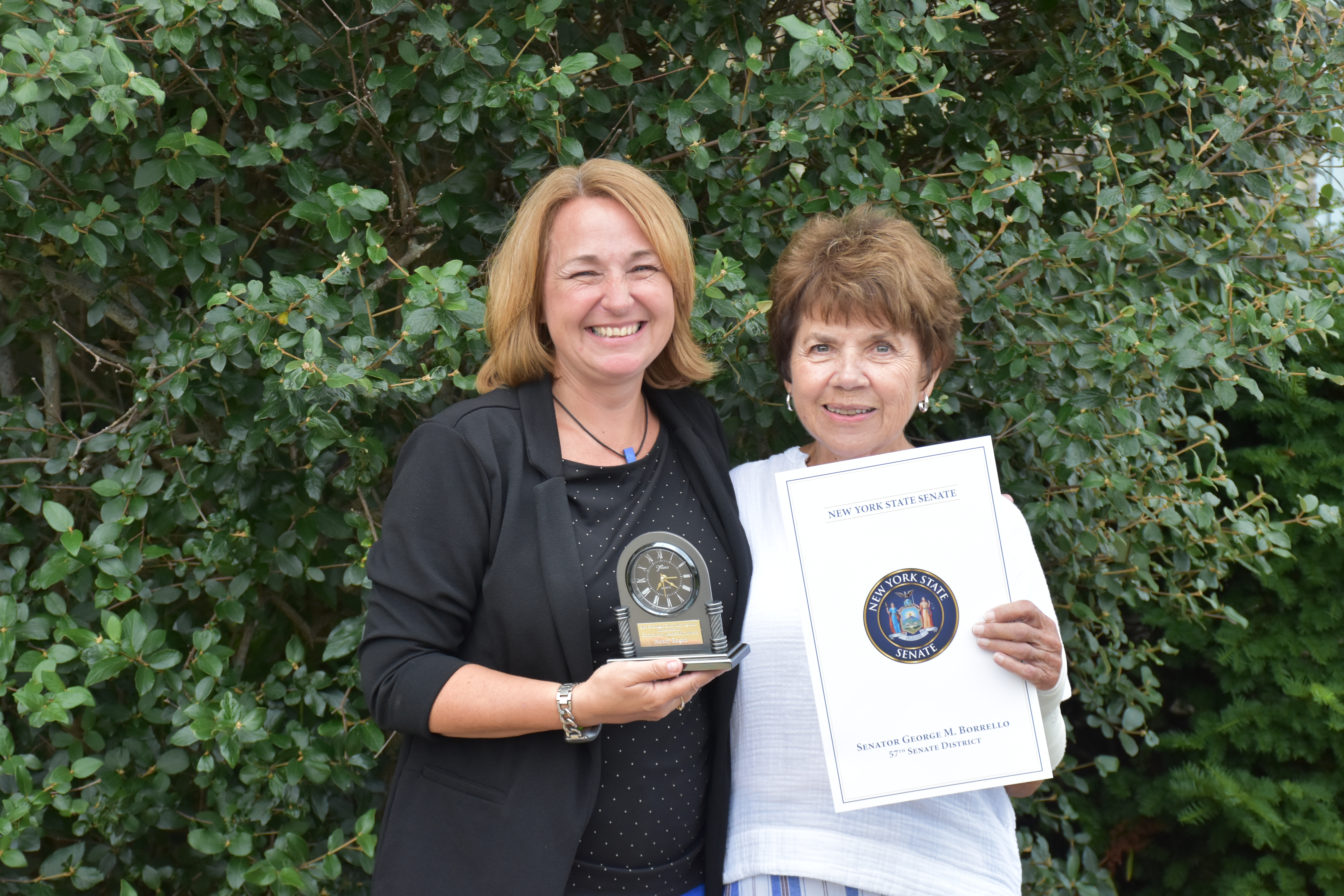 Brooks Patterson Winner Nancy Rogan pictured with her niece Kate O'stricker